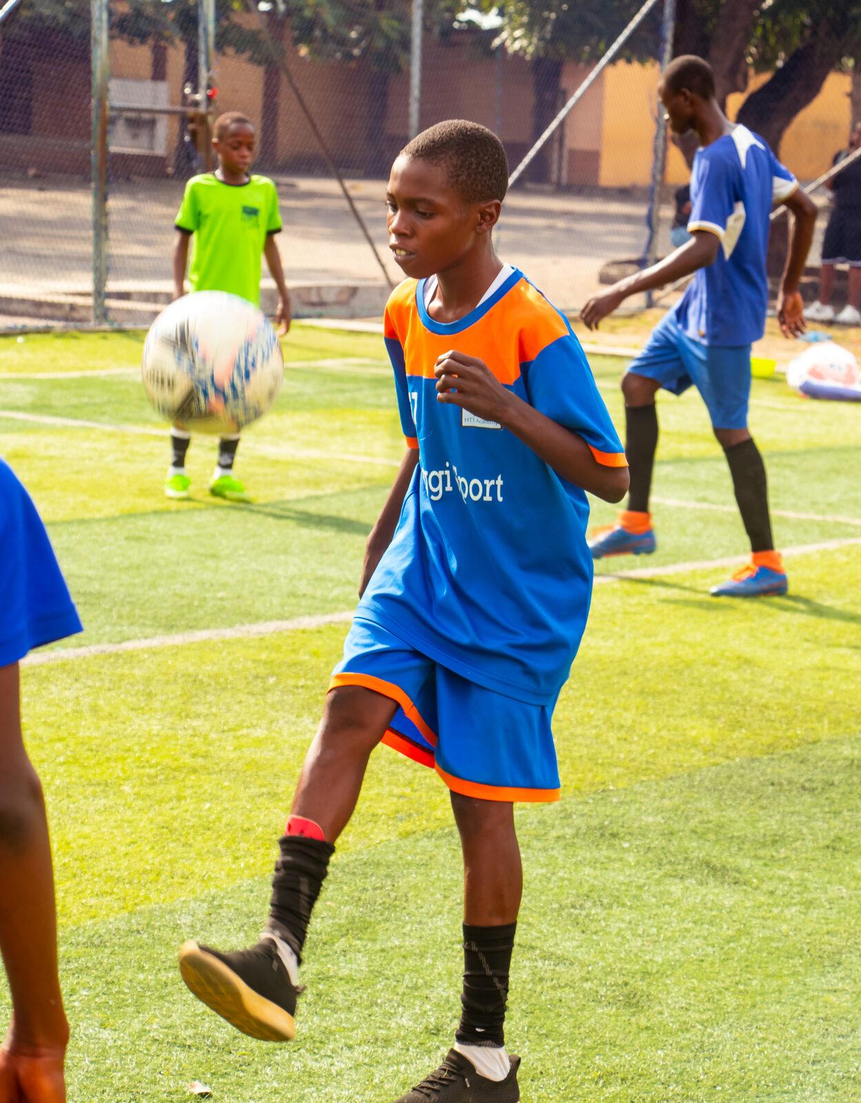 HTT Academy player juggling the ball during training